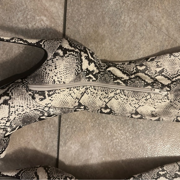 Steve Madden Dominique thigh high boots - Picture 4 of 9